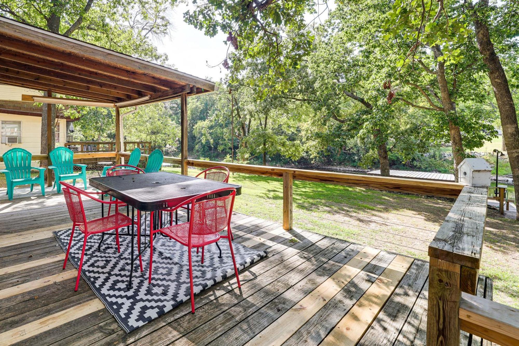 Grove Lakefront Cabin With Water And Dock Access! Bagian luar foto